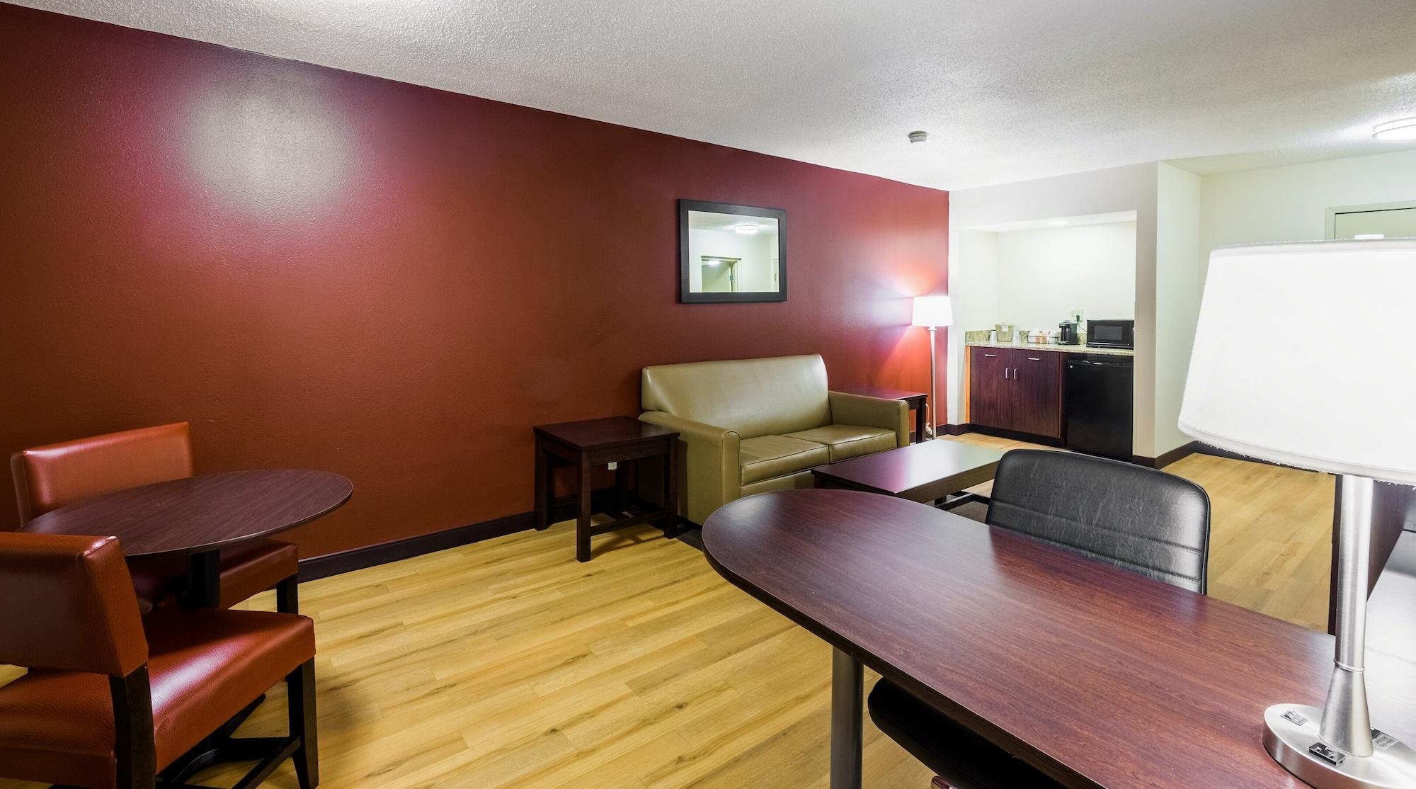 Red Roof Inn Plus+ South Deerfield - Amherst Экстерьер фото