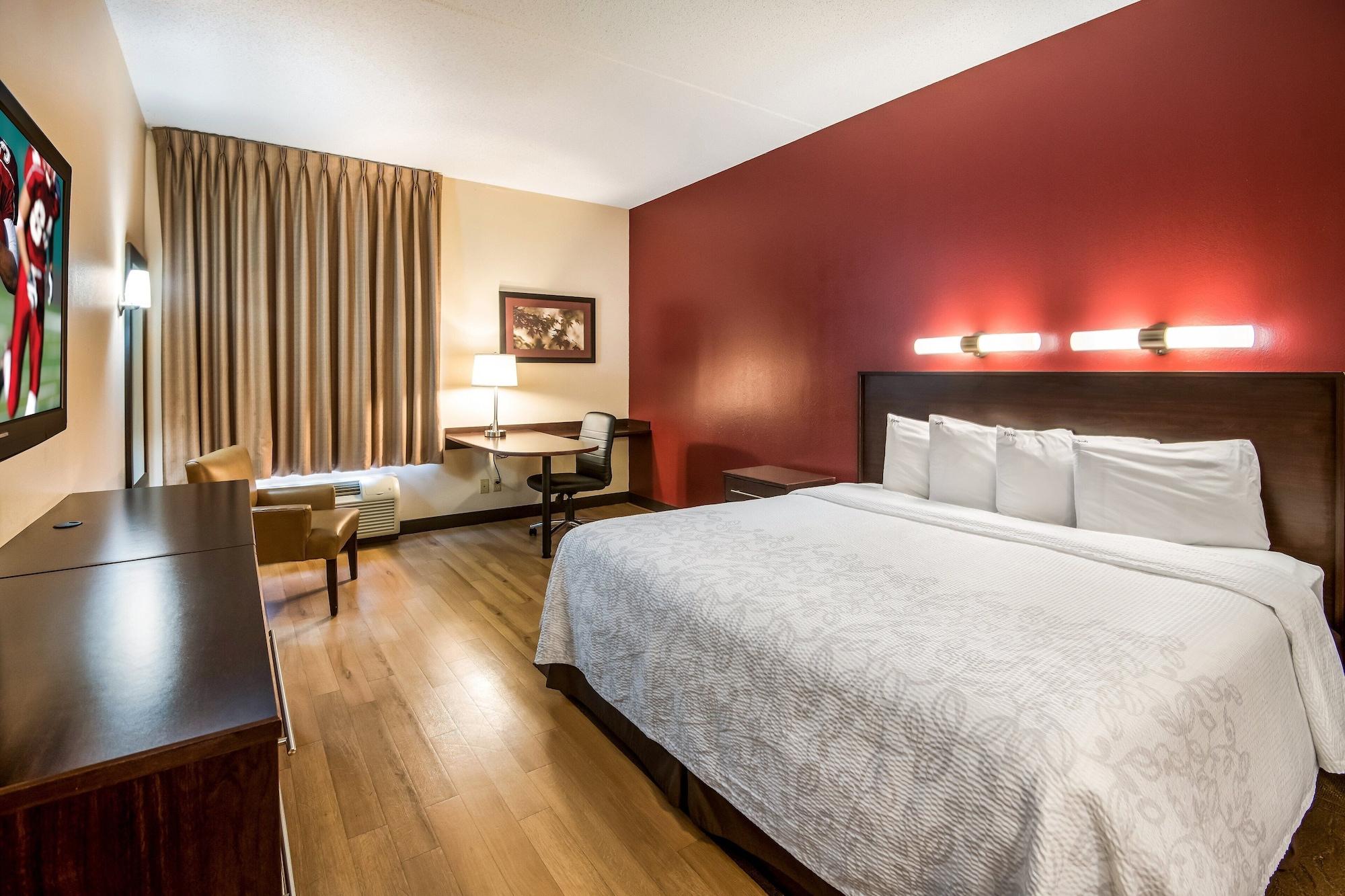 Red Roof Inn Plus+ South Deerfield - Amherst Экстерьер фото