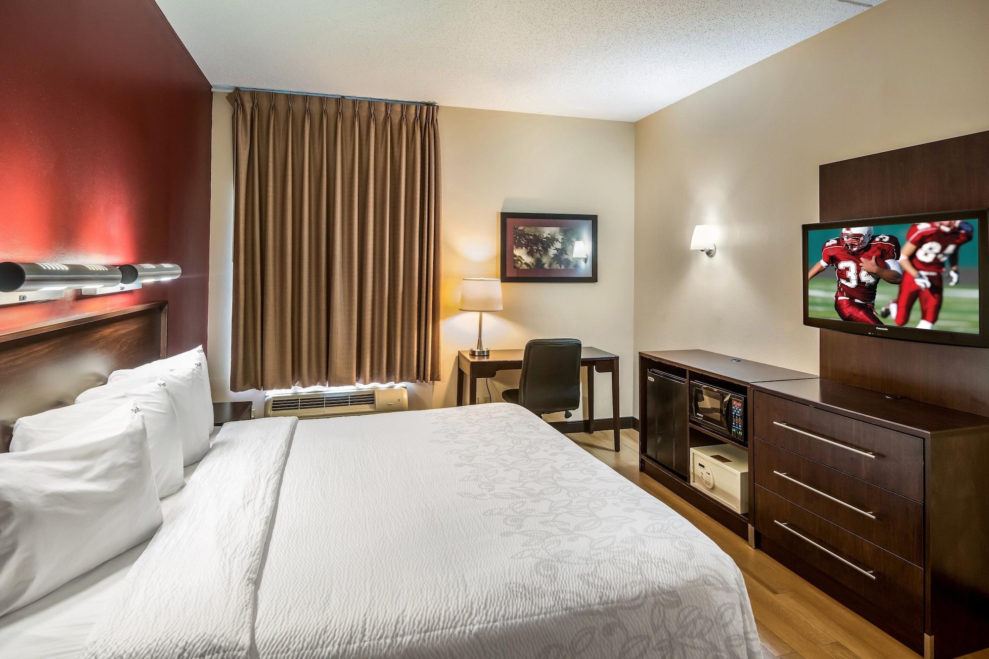 Red Roof Inn Plus+ South Deerfield - Amherst Экстерьер фото