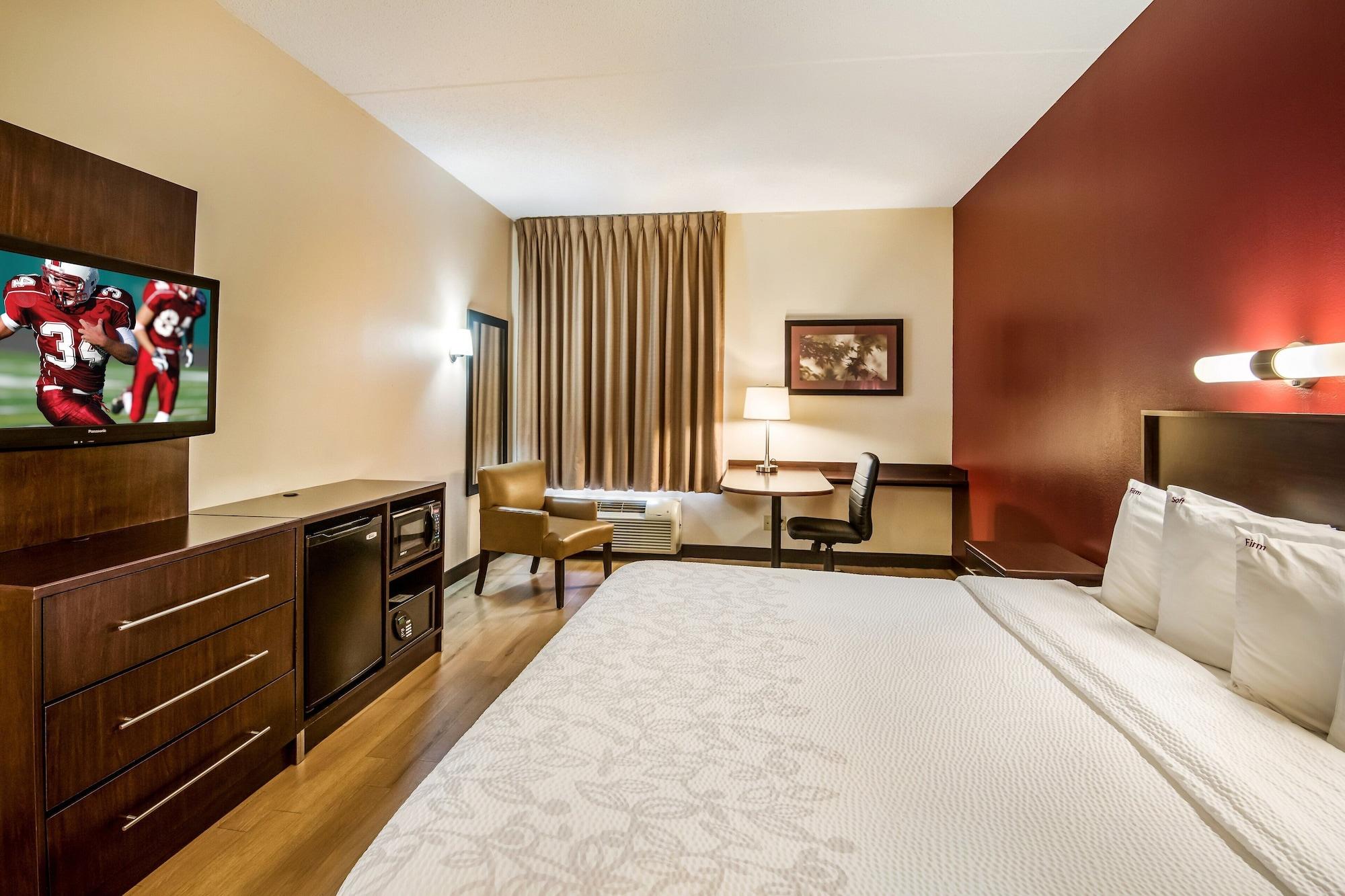 Red Roof Inn Plus+ South Deerfield - Amherst Экстерьер фото
