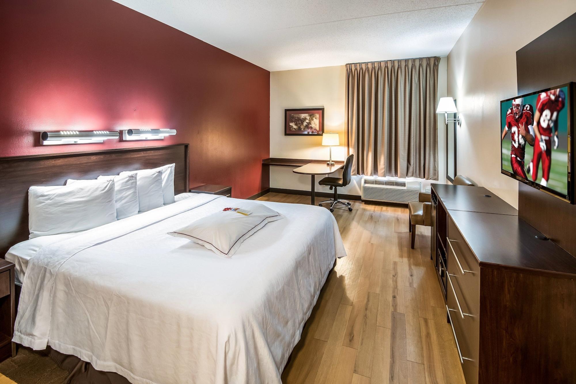 Red Roof Inn Plus+ South Deerfield - Amherst Экстерьер фото
