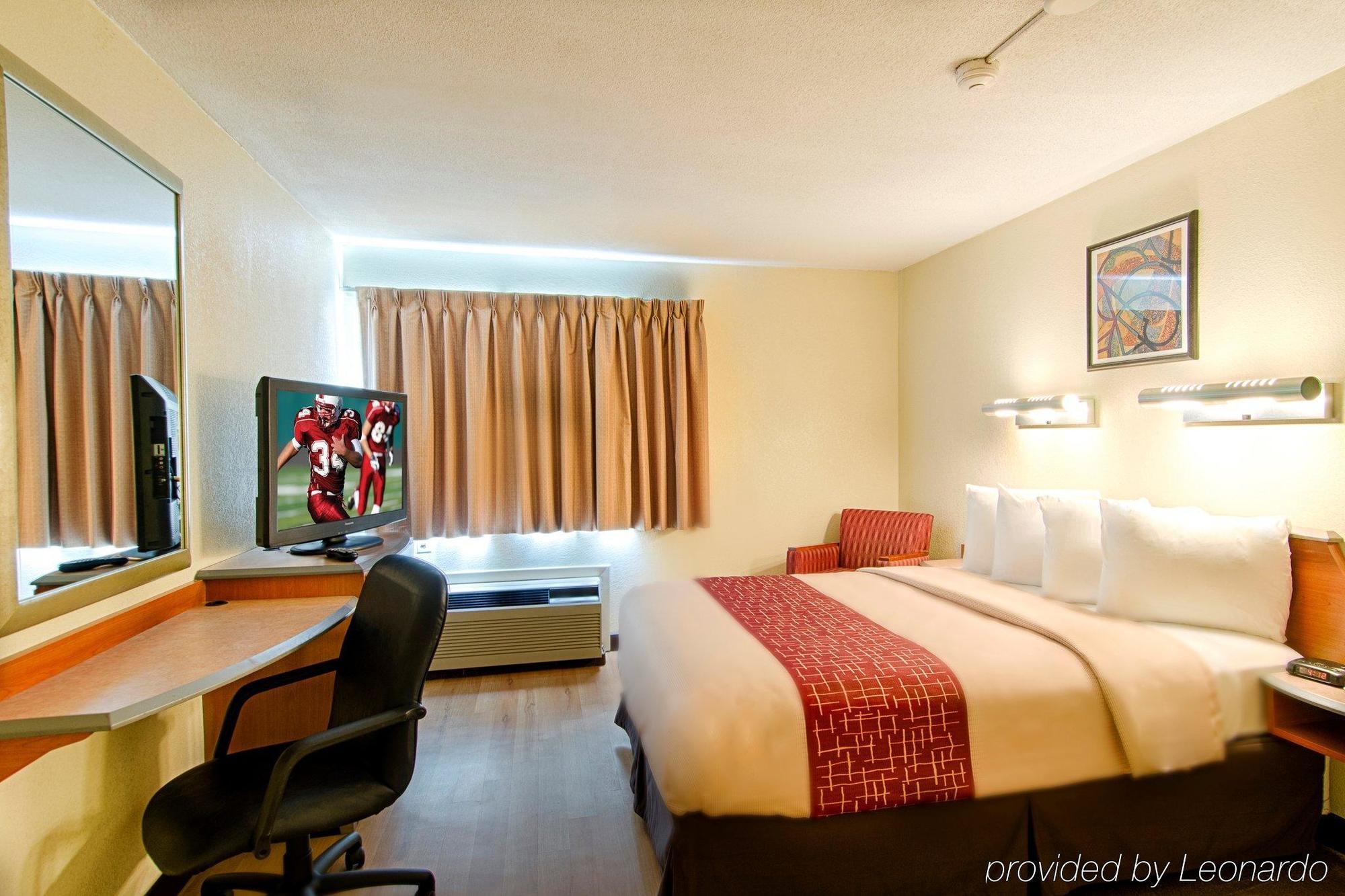 Red Roof Inn Plus+ South Deerfield - Amherst Экстерьер фото