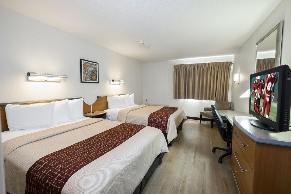 Red Roof Inn Plus+ South Deerfield - Amherst Экстерьер фото