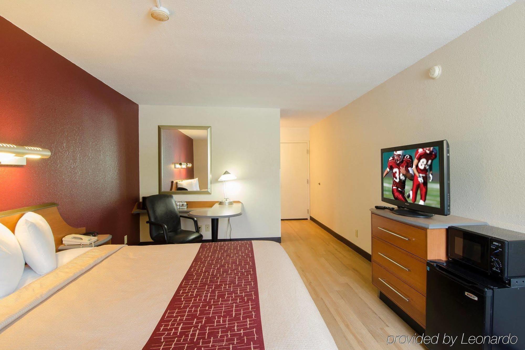Red Roof Inn Plus+ South Deerfield - Amherst Экстерьер фото