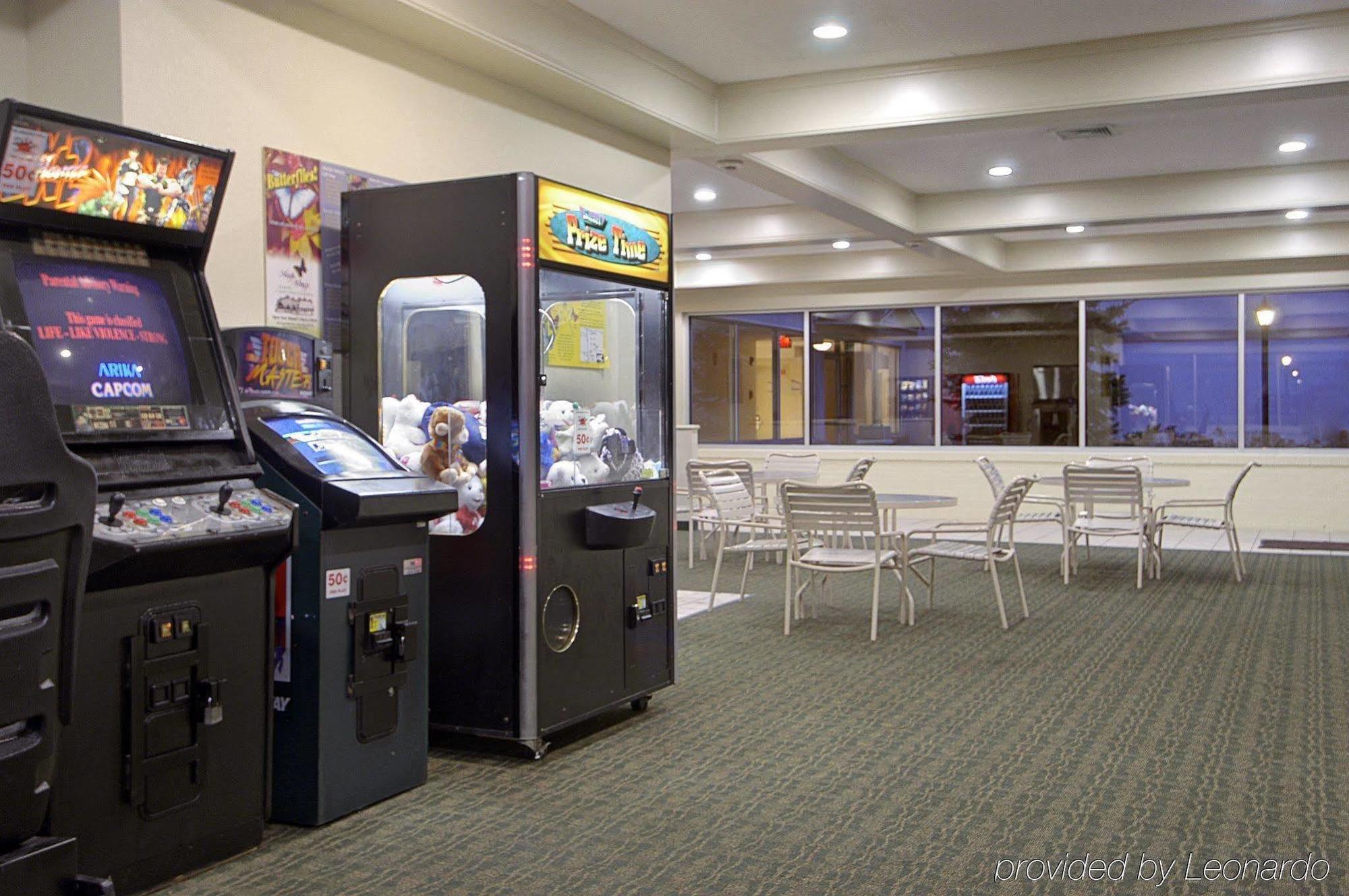 Red Roof Inn Plus+ South Deerfield - Amherst Экстерьер фото