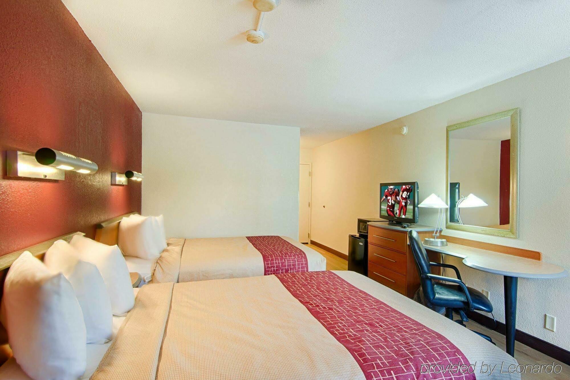 Red Roof Inn Plus+ South Deerfield - Amherst Экстерьер фото